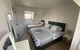 Brighton, Central 2 Bedroom Apartment